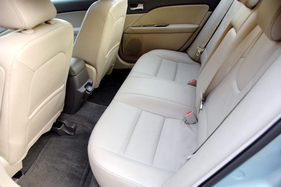  Ford Fusion Hybrid 2010 года  (US) (фото 96 из 111)